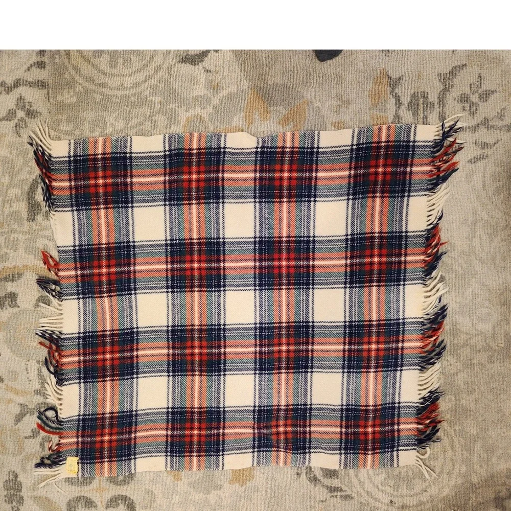 vtg Dexter Pram Robe Blanket 100% Virgin Wool Plaid Throw Fringe Red Blue Green‎